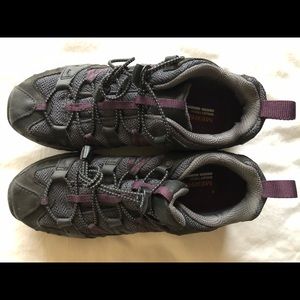 MERRELL women’s size 8 shoes